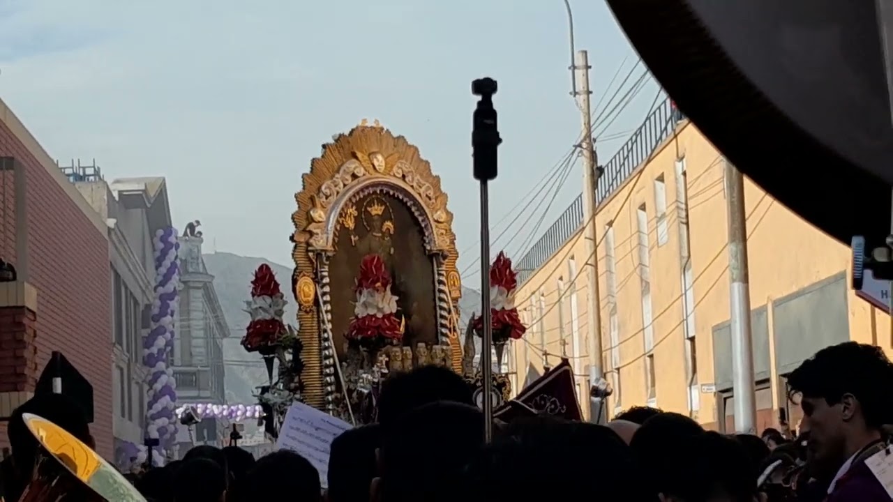 Primer recorrido procesional del señor de los milagros de nazarenas octubre 2025 parte 4