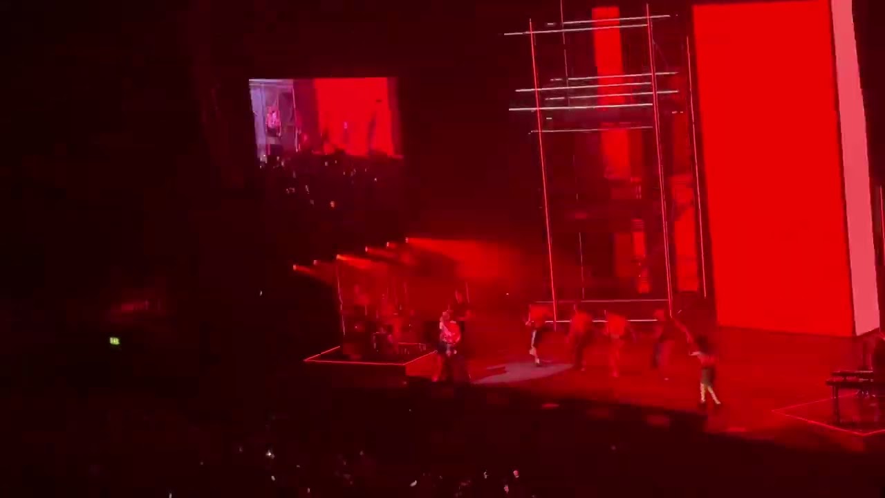 Rush - Troye Sivan (Live in London)