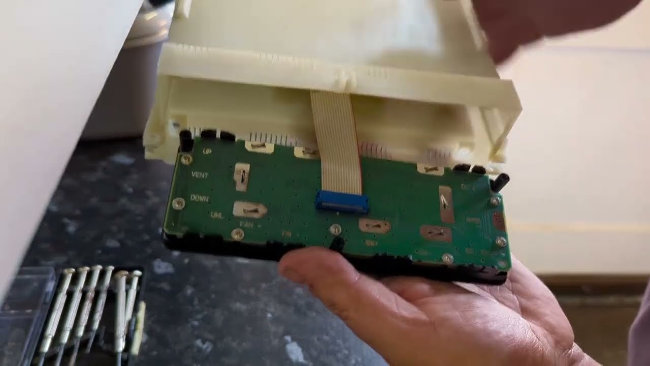 Fixing Porsche LCD Screens