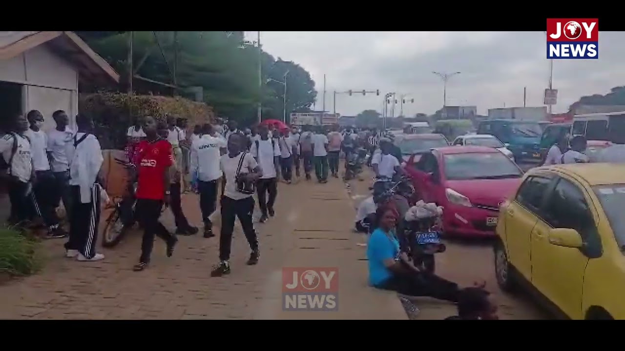 Massive turnout at El-Wak Stadium for Ghana Armed Forces recruitment leaves many stranded