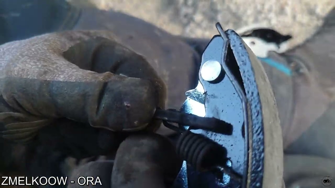SUZUKI SWIFT 1999 DRUM BRAKES REPLACEMENT