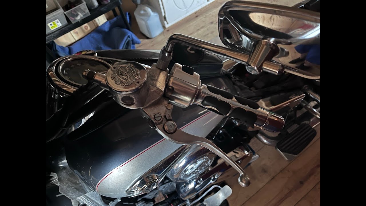 2001 Kawasaki Vulcan Nomad 1500cc: Clutch Fluid Flush.