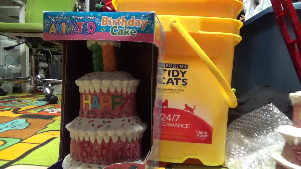 The Amazing Wiggle Jiggle Animated Birthday Cake (Large Version)