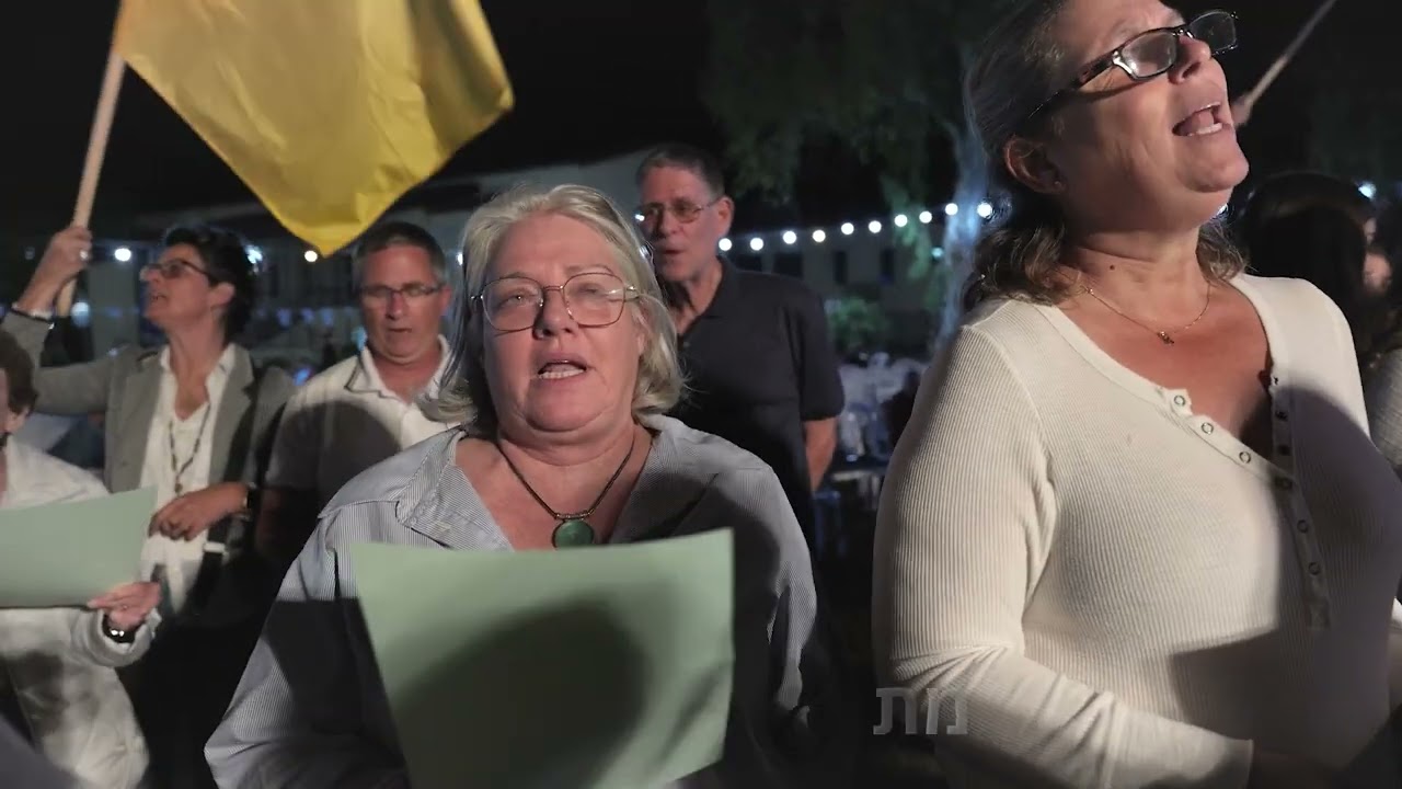 שירת העם - שירת המונים בהתאמה אישית - אפק וראש הנקרה שרים ״הביתה״