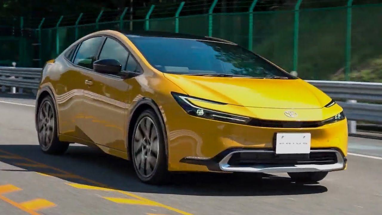 2023 Toyota Prius Debuts as PHEV with 220 HP