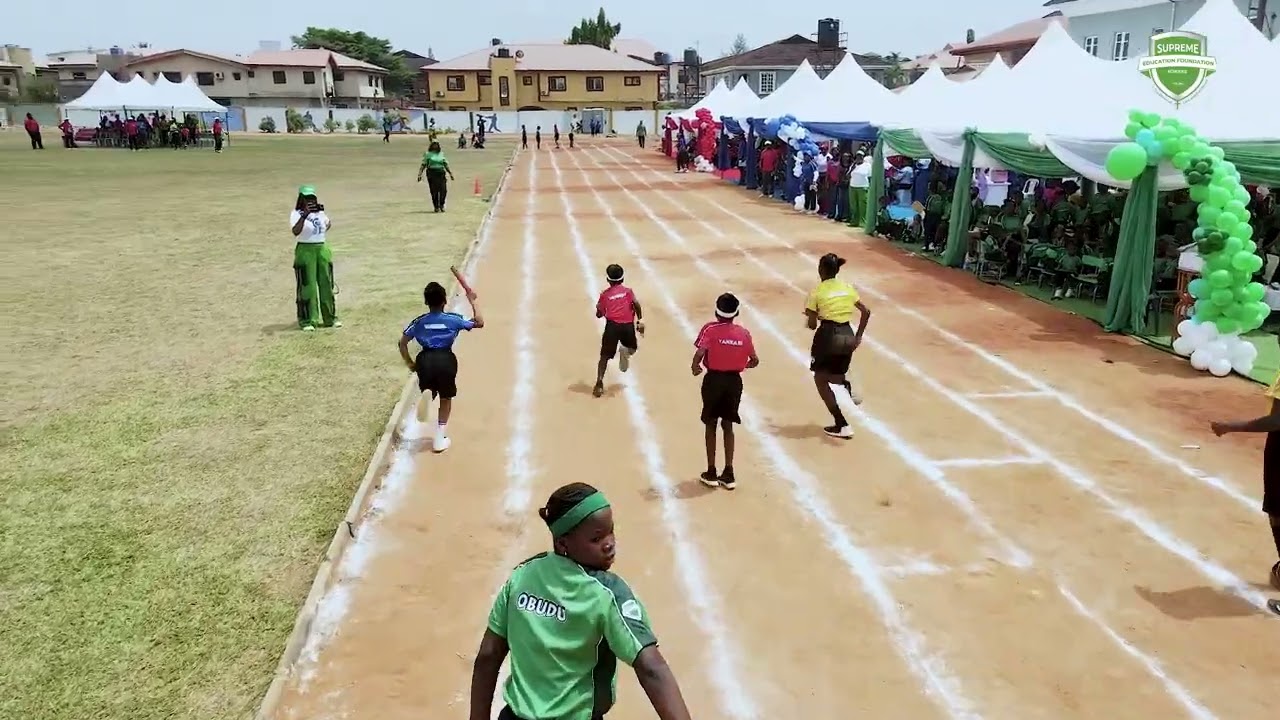 4 BY100 RELAY RACE GIRLS - JUNIOR SCHOOL