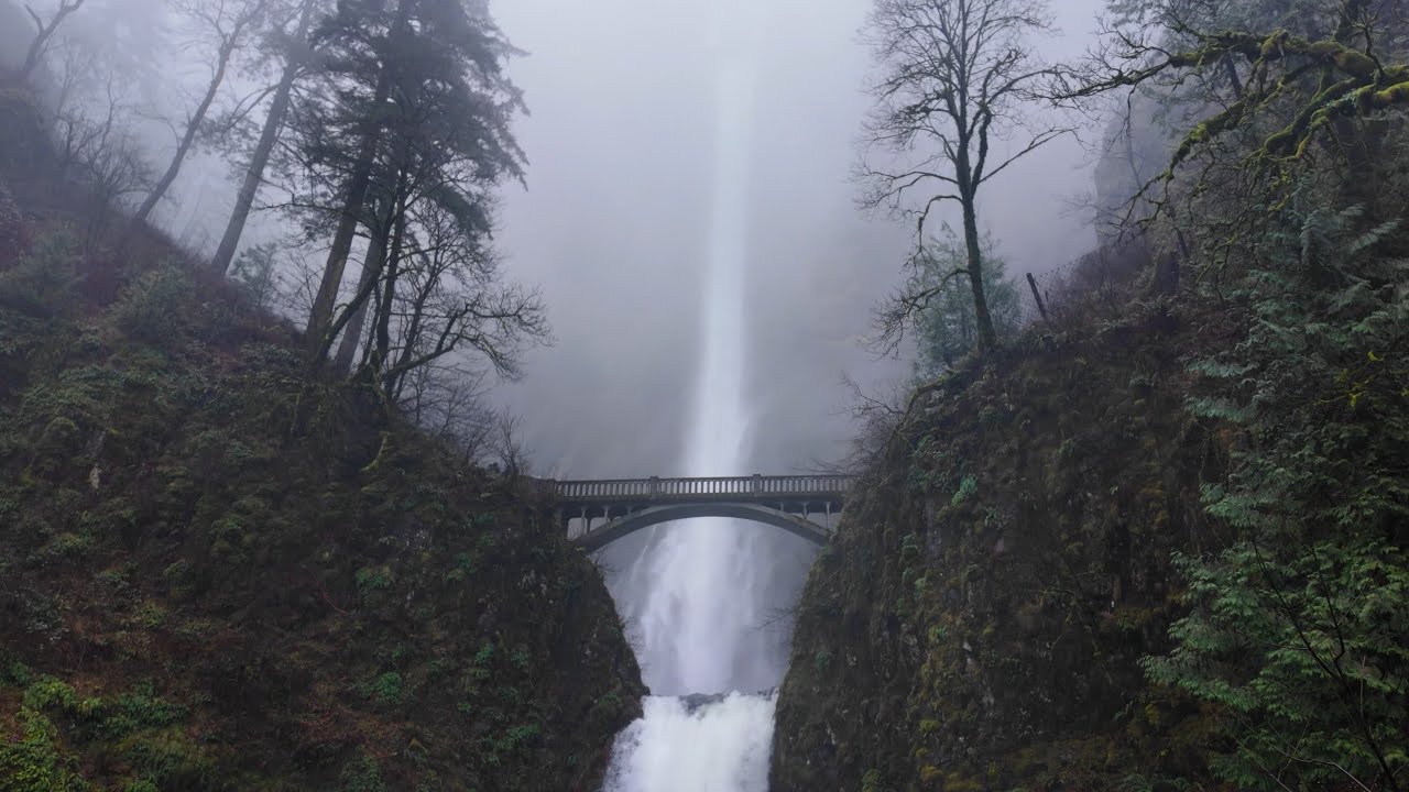 Relaxing Hike Through Fog | Multnomah Falls, Portland Oregon