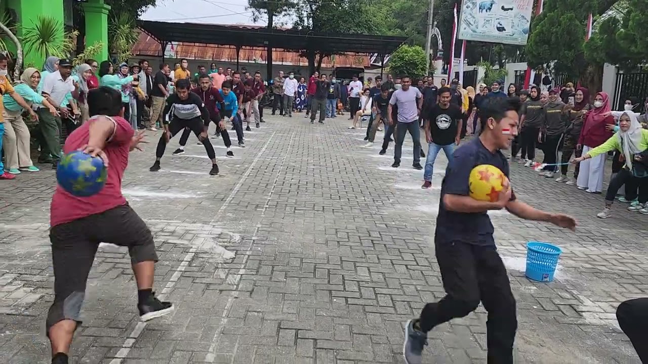 Bola Gotong