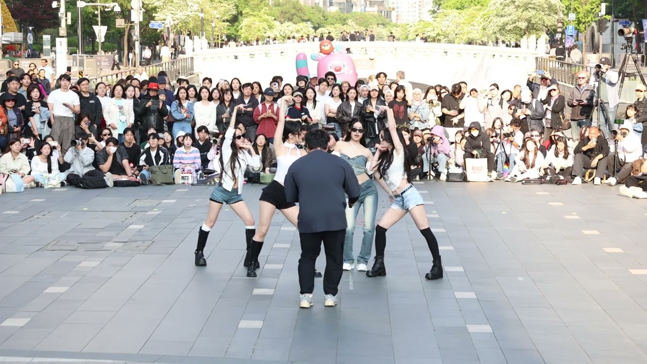 ARTBEAT - igloo (Kiss of Life) | 청계광장 버스킹