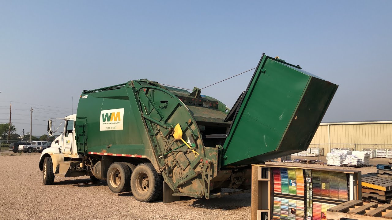 Waste Management Kenworth McNeilus Rear Loader Garbage Truck