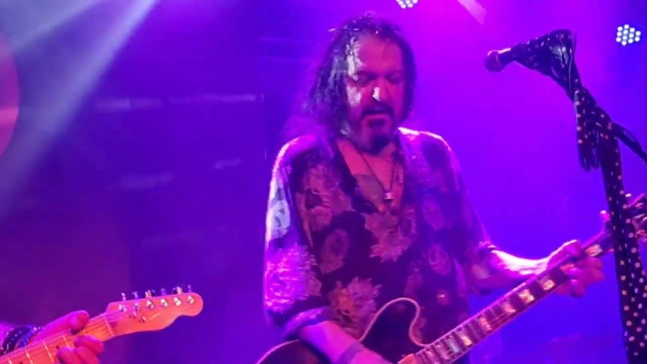 Tyla's Dogs D'Amour - Satellite Kid (live in 16 Toneladas 25-2-2024)