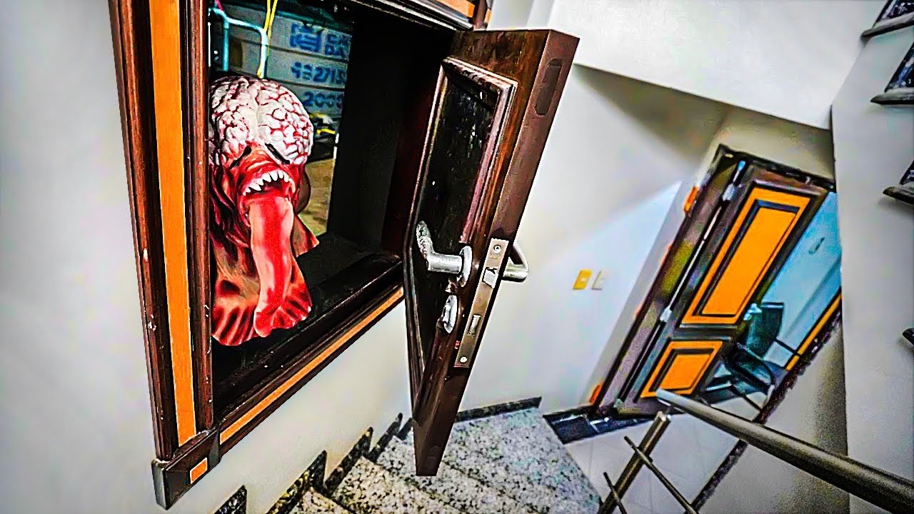 FIZ MEUS AMIGOS PASSAREM MUITO MEDO * monstro na passagem secreta *