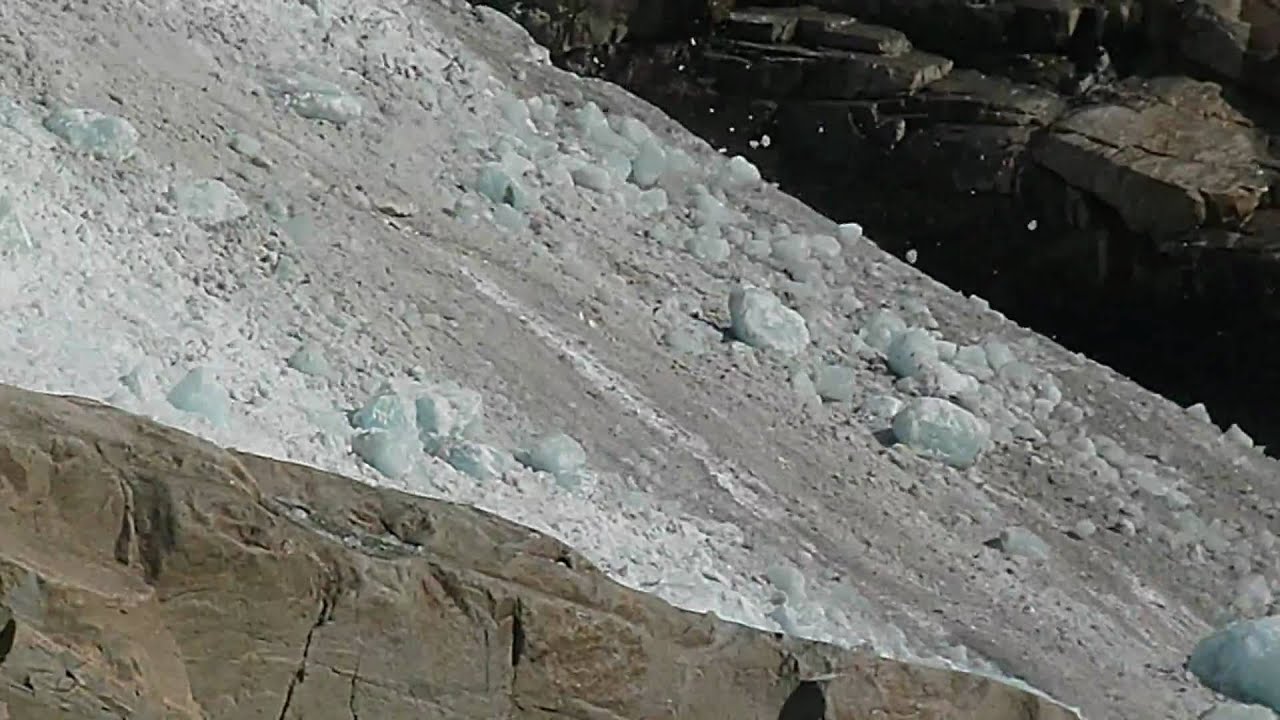 Briksdal glacier falling apart
