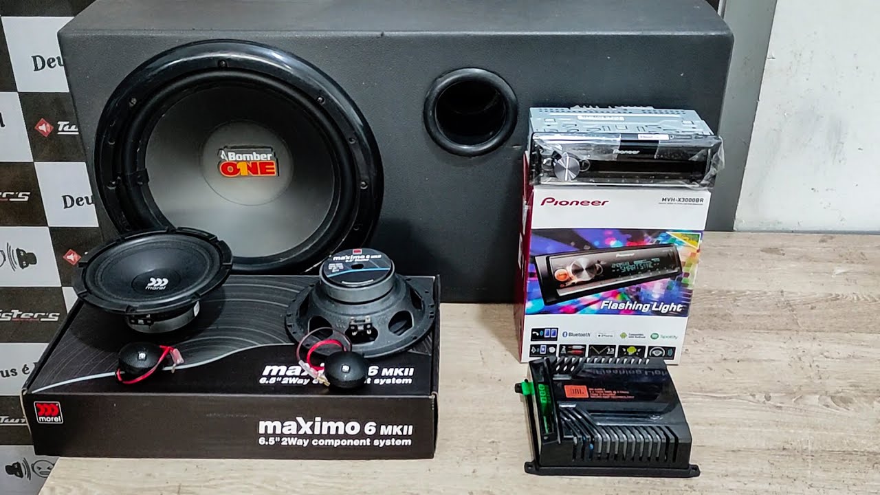 Fiat Strada de Sub Bomber One, Kit 2 Vias Morel, Amplificador JBL by Twisters' Som
