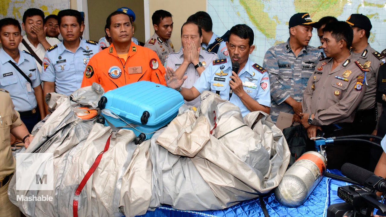 AirAsia Flight 8501 found: Bodies and debris pulled from the sea | Mashable