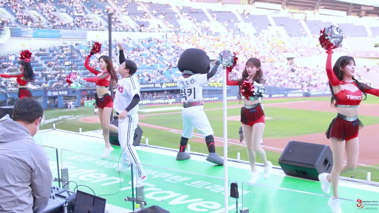 LG TWINS 라인업송 치어리더 단체샷 250513