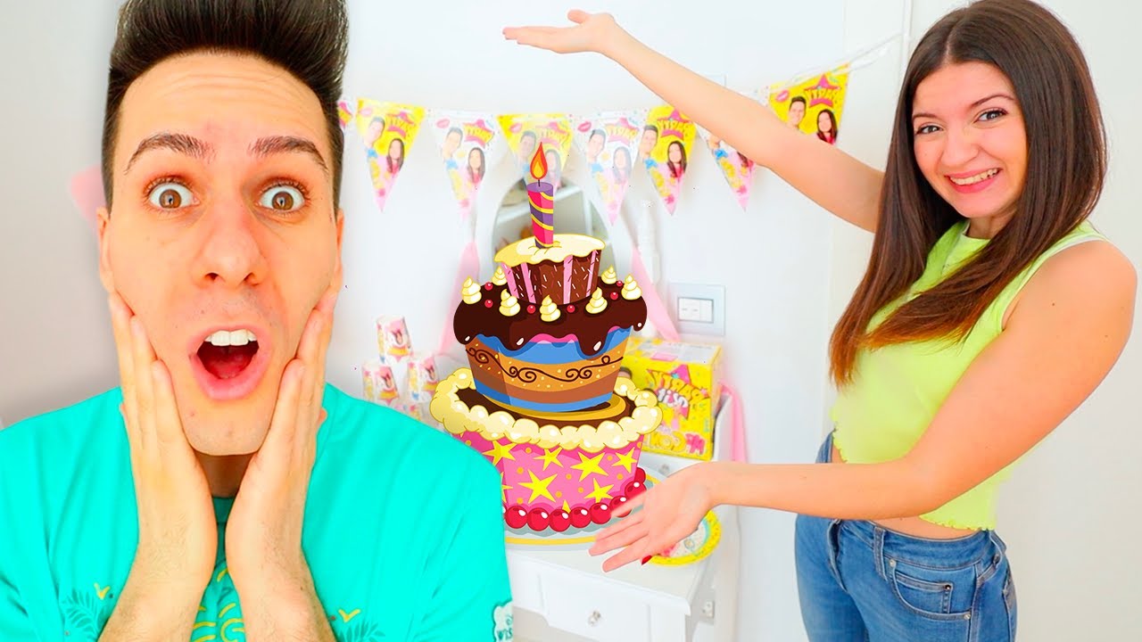 SCHERZO FACCIO CREDERE A LUÌ CHE È IL SUO COMPLEANNO!