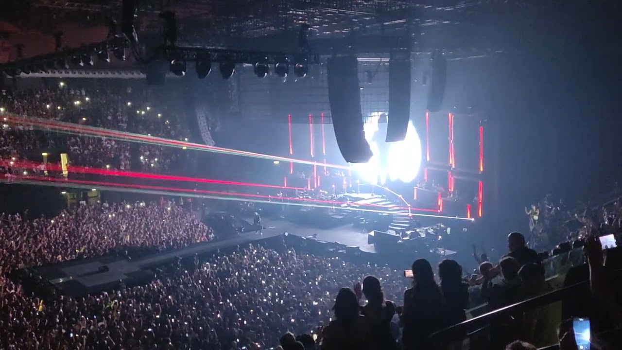 Queen - Bohemian Rhapsody (Live @ Unipol Arena 11/07/2022 in Bologna, Italy)
