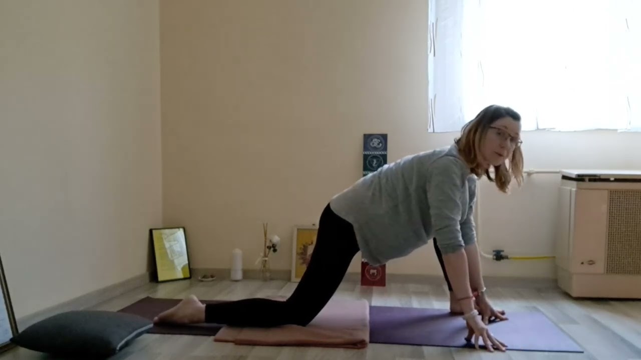 Alacsony hősi póz II csípőnyitásokkal 40 percben