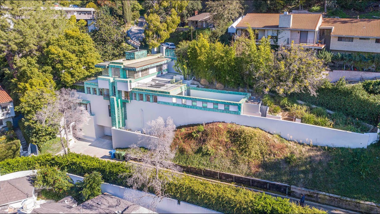 2255 Verde Oak Drive | Los Angeles, CA 90068