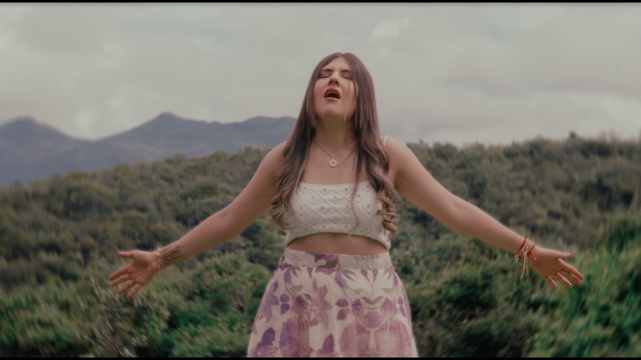 Ana Valo, Type Vic - Hoy Puedo Verme (Video Oficial)