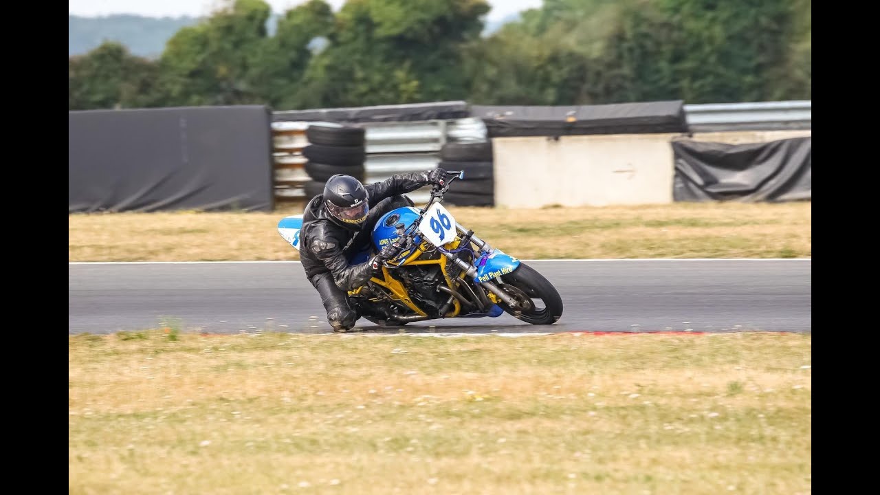 pembrey race 4 suzuki bandit challange