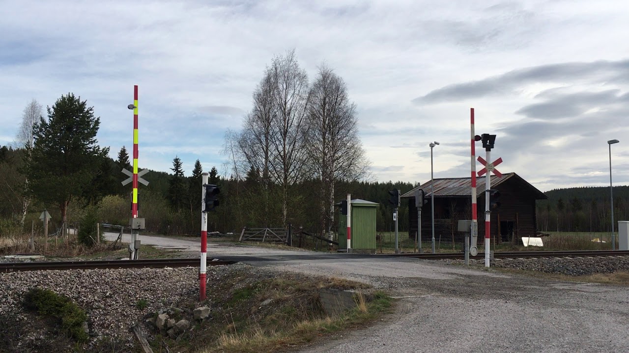 (Behind the scenes) Hanestad Railroad crossing, Norway 2 / Hanestad Planovergang 2