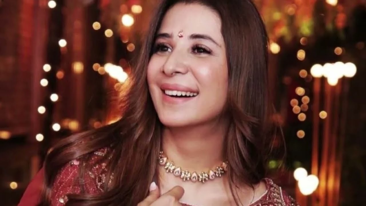 HANSIKA MOTWANI BEING SELFISH: STEALING HER BEST FRIEND'S HUSBAND & NOW GETTING A DIVORCE