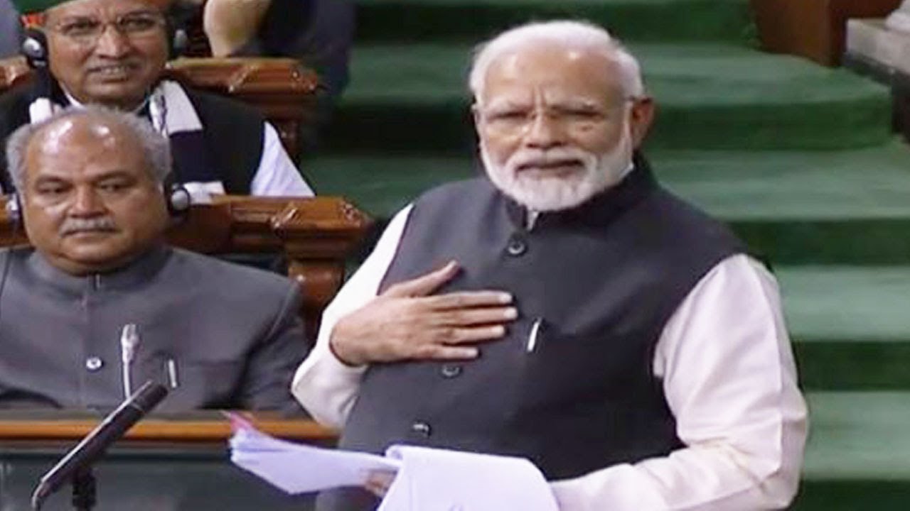 PM Modi lists NDA govt's achievements in 55 months VS 55 years of Congress rule | Oneindia News
