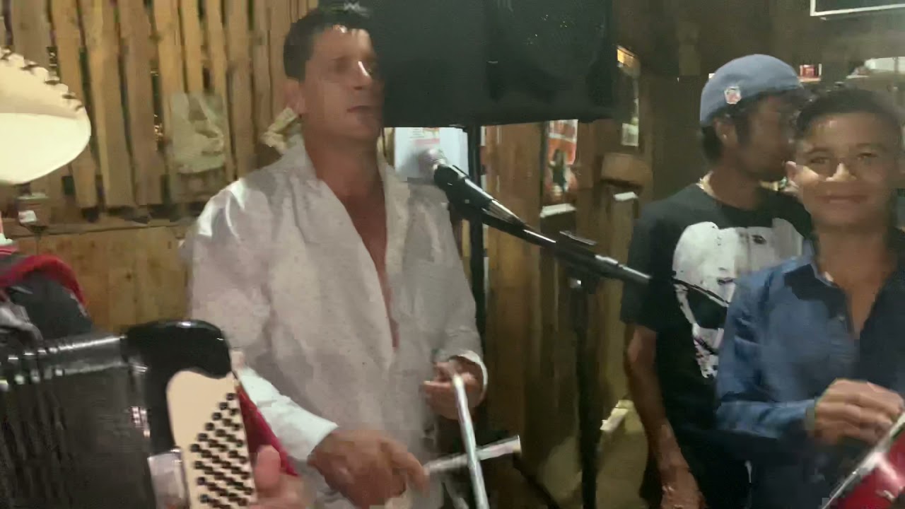 Trio Janúaria - Forró de Zé Paraíba
