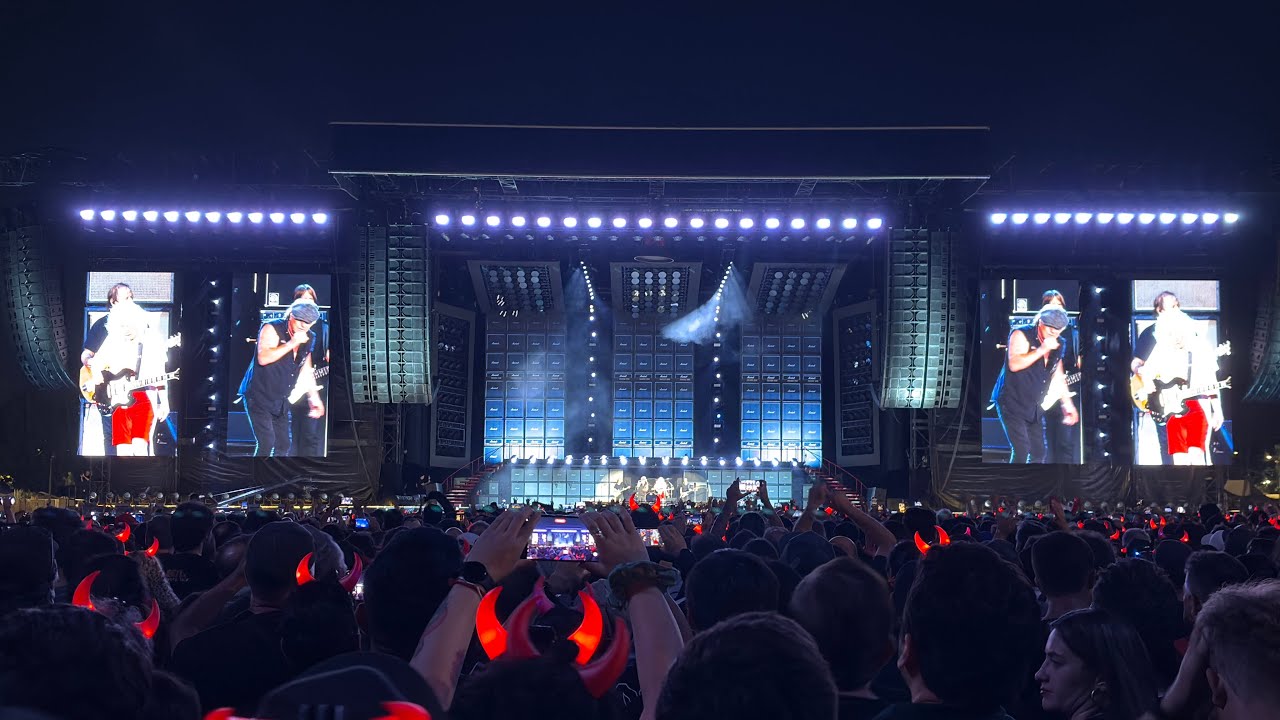 AC/DC - Shoot to Thrill (Live) - Santiago de Chile