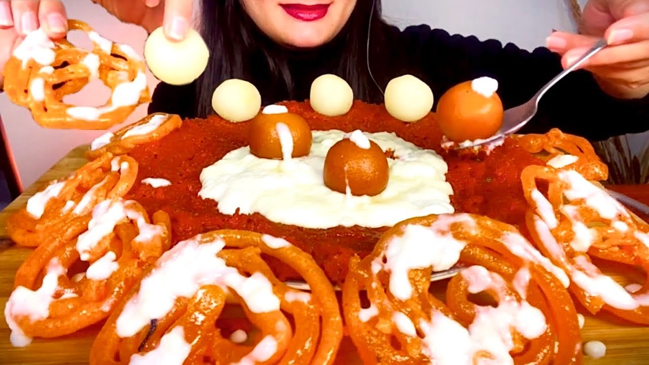 INDIAN SWEETS MUKBANG| JALEBI + GAJRELA | ASMR EATING| *UZZU EATS*