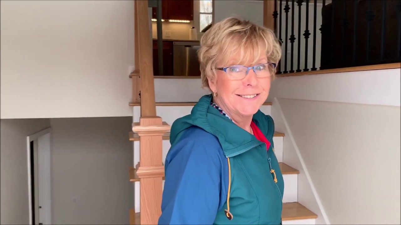 Virtual Open House. Immaculate, Three Bedroom Split Level Home at 89 Speare Rd., Hudson, NH 03051