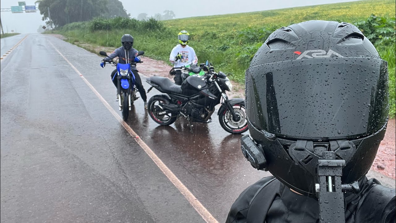 Role domingo de xj6 com muita chuva na BR 364.