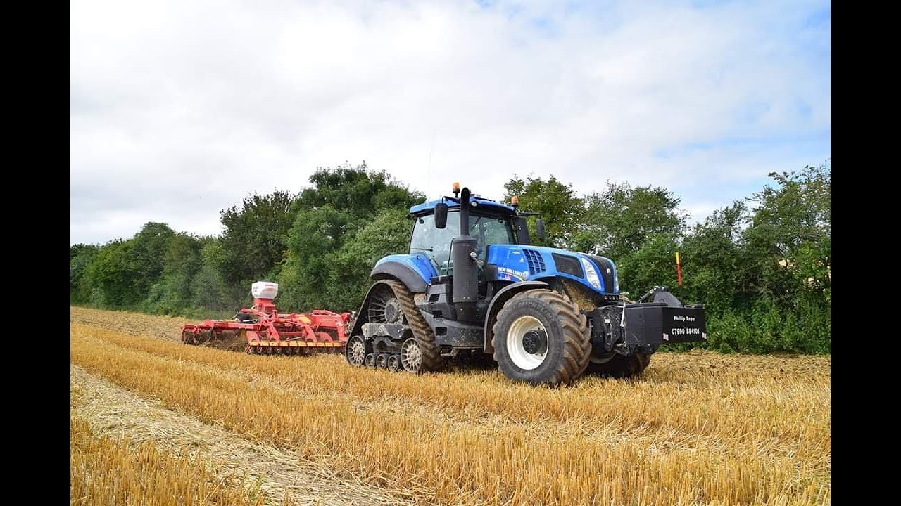 New Holland T8.435 Tracked Tractor Cultivating
