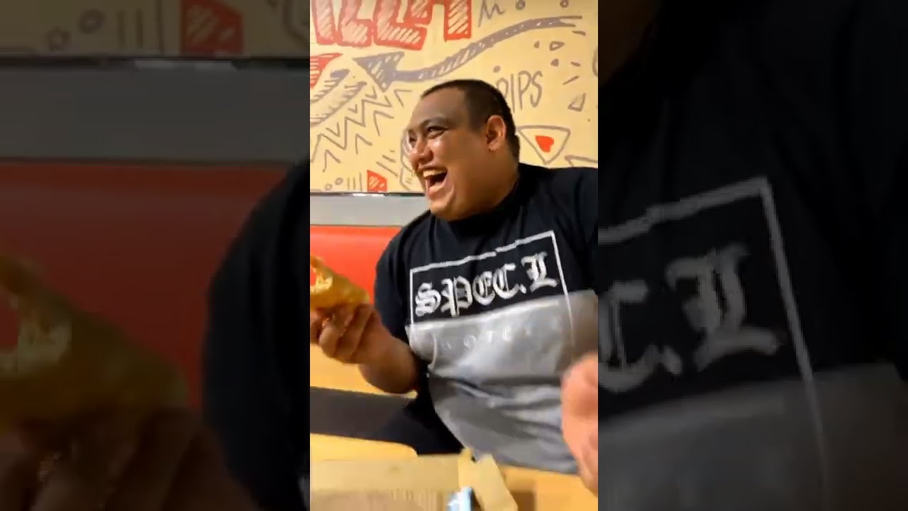 فلوس بن عمي🤣🤣🤣انا بوريك بن عمي ههههههه لا يفوتكم المقلب 😂😂 abduuu_21