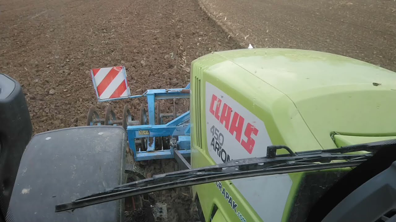 CLAAS ARION 450 + LEMKEN SAPHIR 9 300