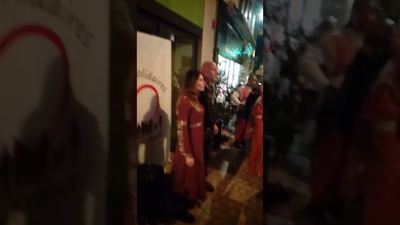 Luc Arbogast et Alysée   Chantent,    Nous sommes quatre Compagnons
