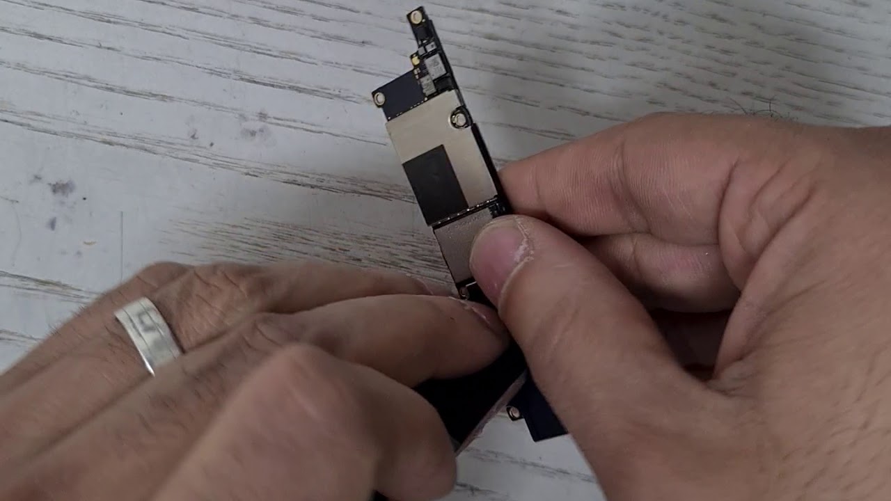 شورت /شورط / تماس في ايفون XR وطريقه الاصلاح  How to Fix iPhone XR Won’t Turn On  Motherboard Repair