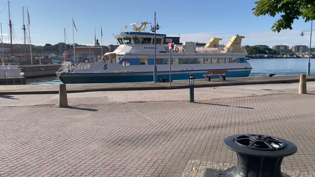 Älv-Snabben 5 dockar Eriksbergs Färjeläge