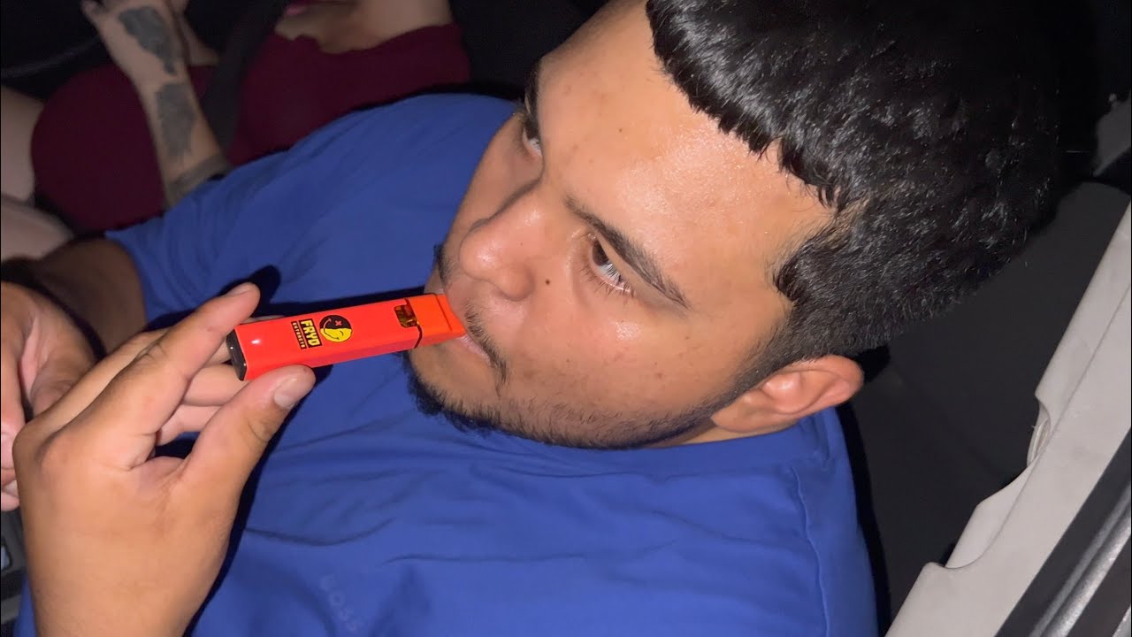 MY FIRST TIME GETTING HIGH ON A 2 GRAM FRYD EXTRACTS DISPOSABLE IN MIDLAND TEXAS