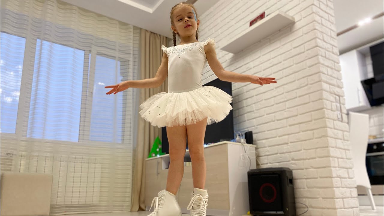Потеряли прыжки 😭... Вторые коньки за неделю! Фигурное катание изнутри! Тренировка Василисы 3 года.