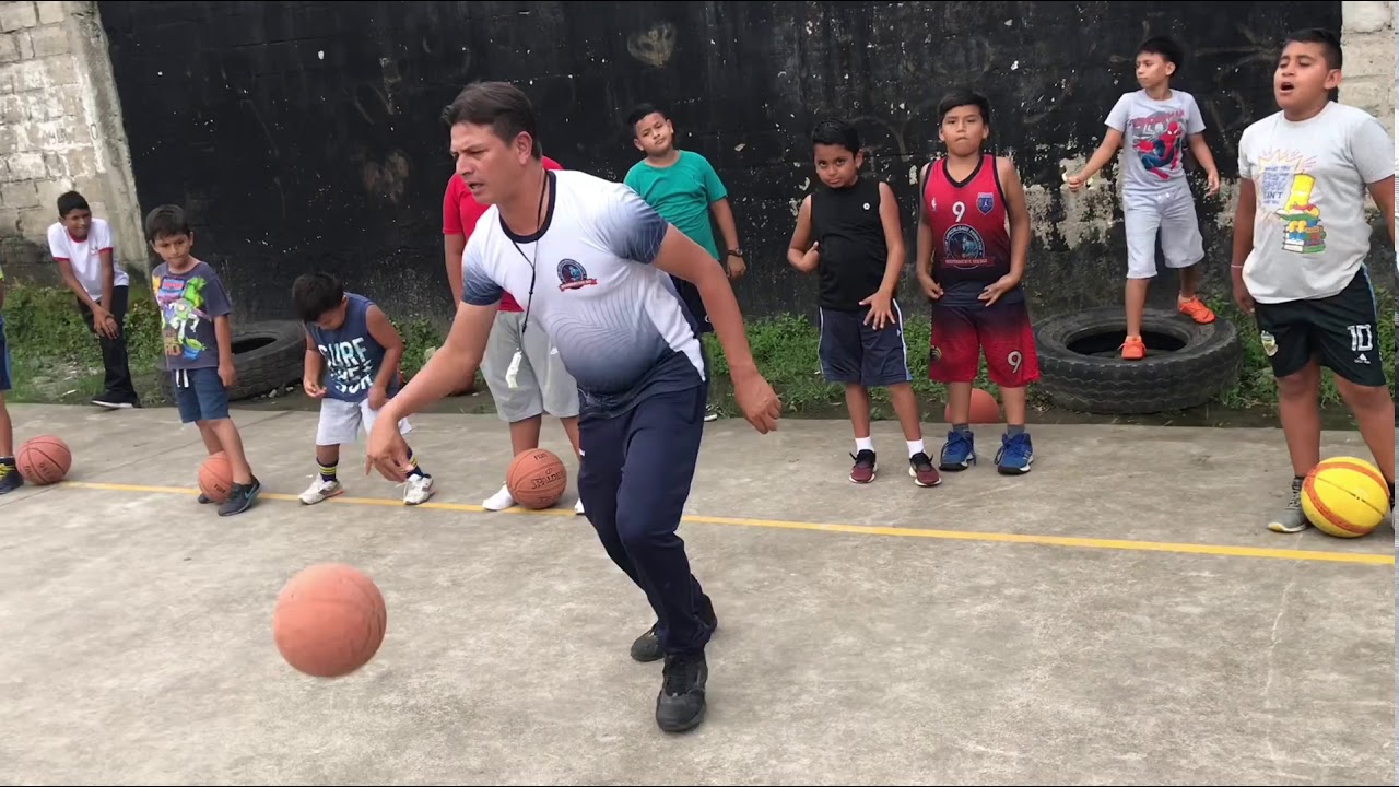Diferentes Estilos del Entrenador // Prof. Omar Santos.