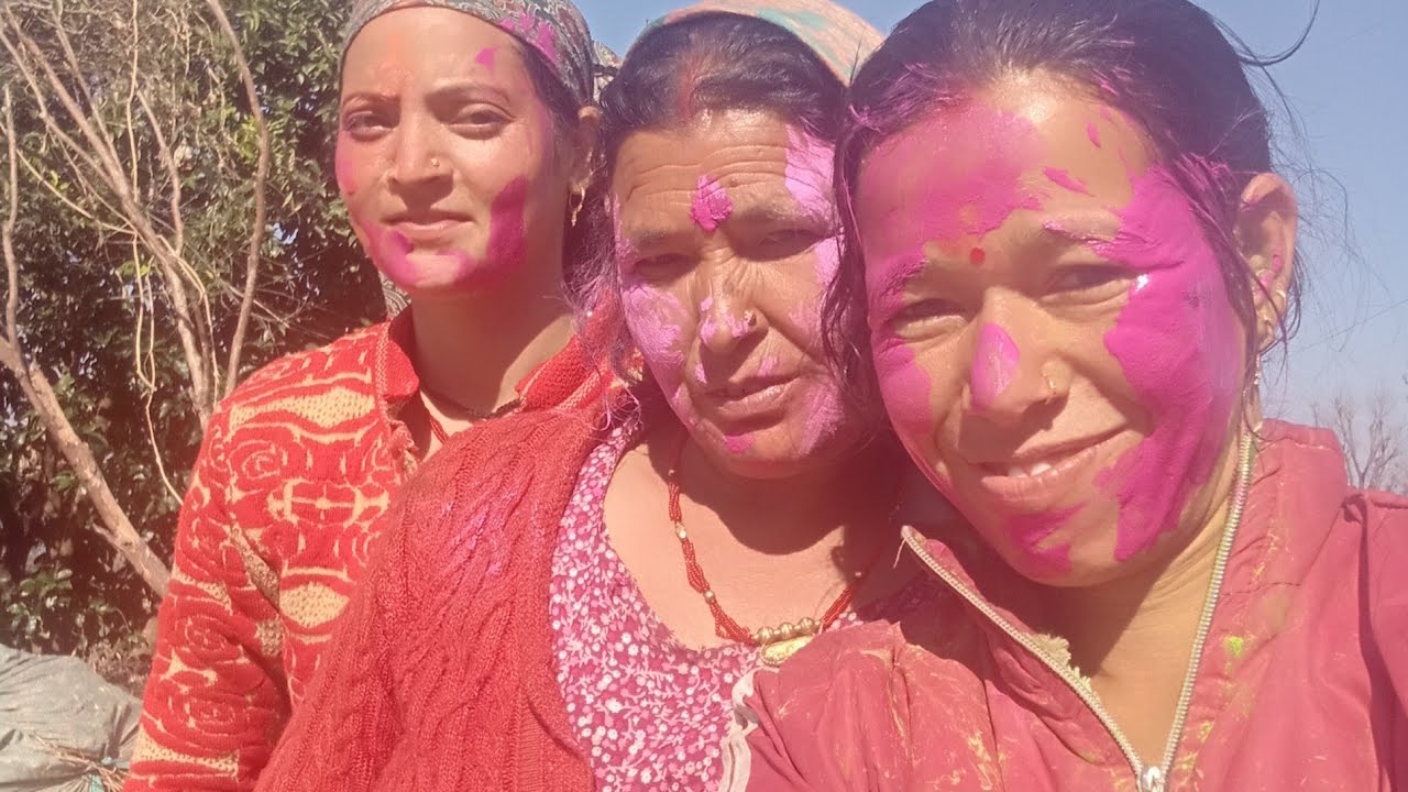 होली के दिन भी गए खेत 🌾🌾 happy Holi 💞🥰🥰ll #होली #special #pahadi life style me