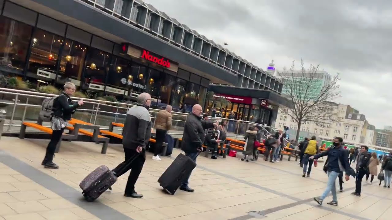 4K| A Walk Around Euston Station, London.