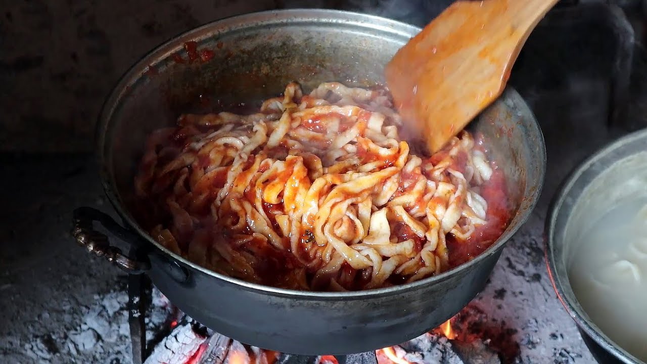 EVDE MAKARNA YAPIMI | KOLAY MAKARNA SOSU | ERİŞTE YAPIMI | Homemade Fresh Pasta Recipe