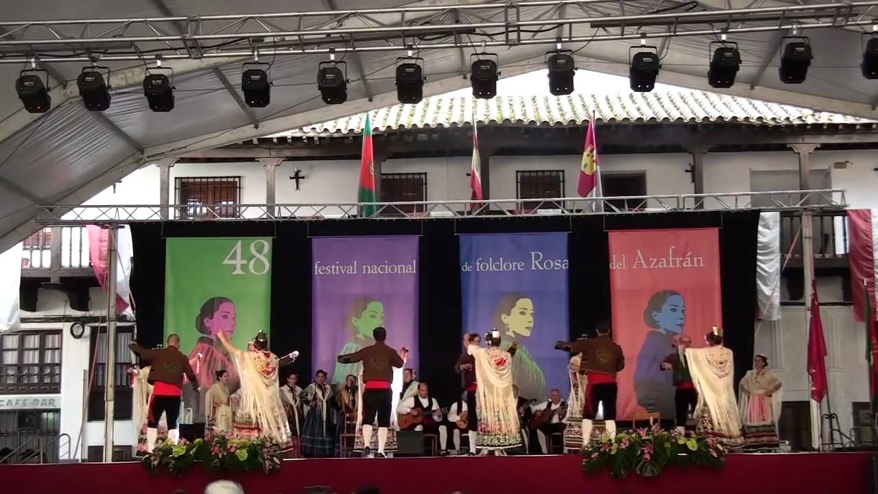 Coros y Danzas de Yecla en el 48FNF Rosa del Azafrán
