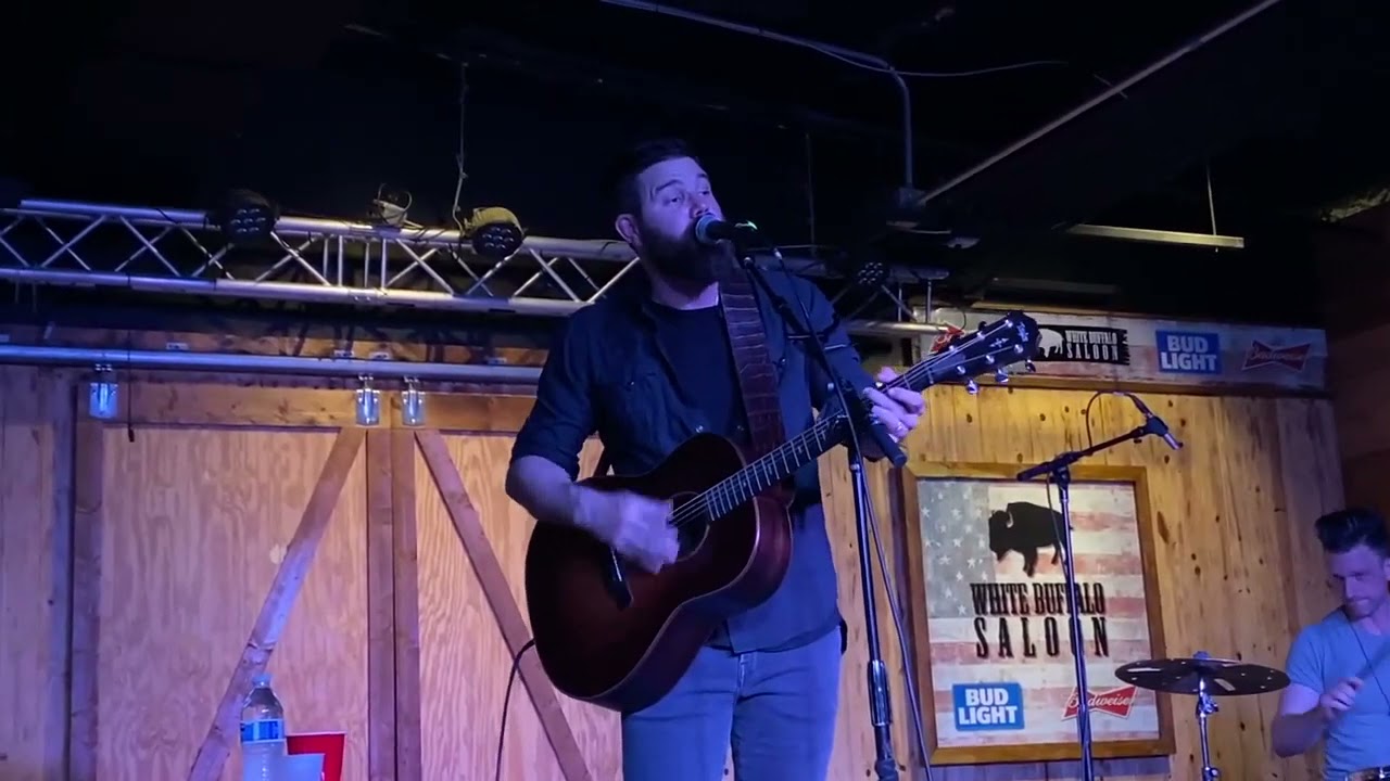 Jordan Davis - Need To Not (Live) - @ White Buffalo Saloon - Sarasota, Florida - Amazing Quality!!
