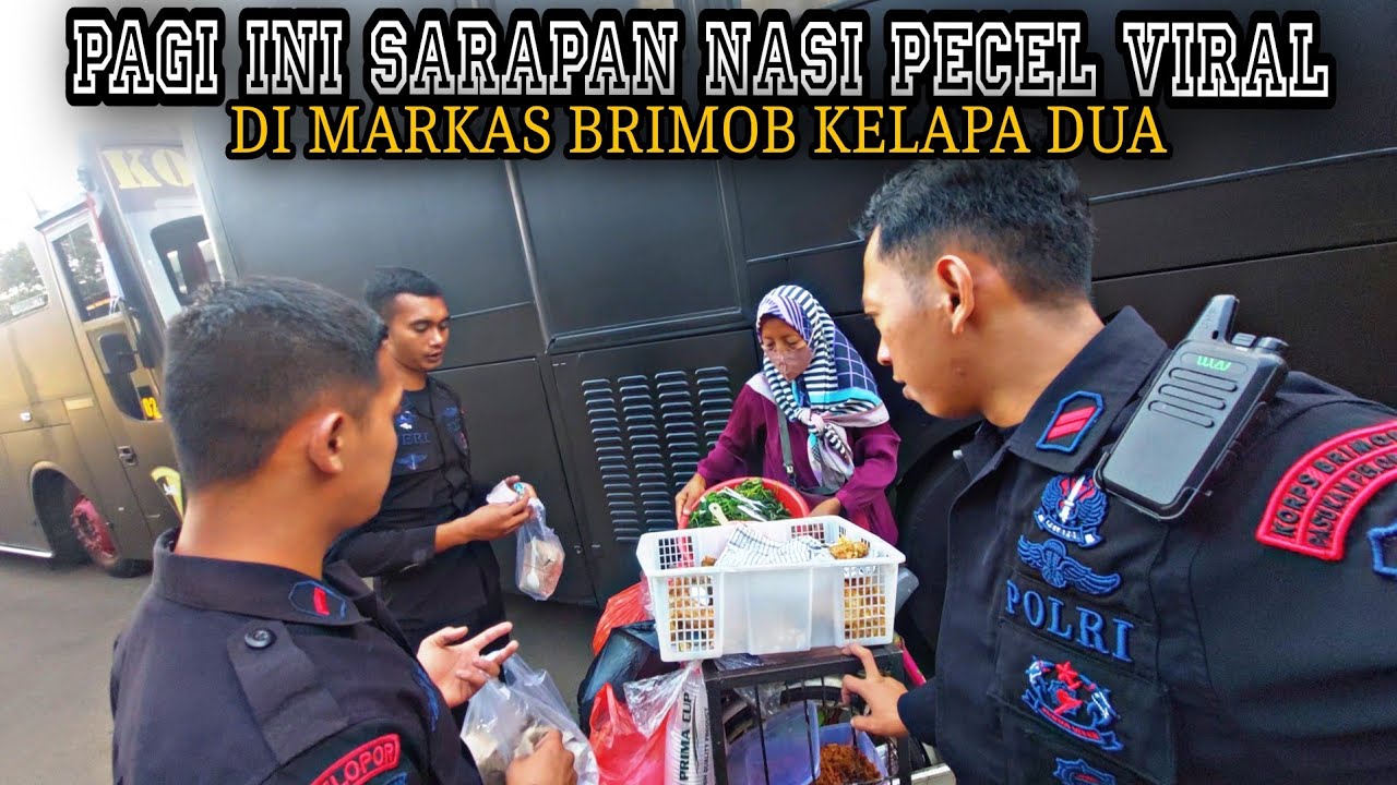 PAGI INI SARAPAN PECEL BUDHE VIRAL DI MARKAS BRIMOB KELAPA DUA .