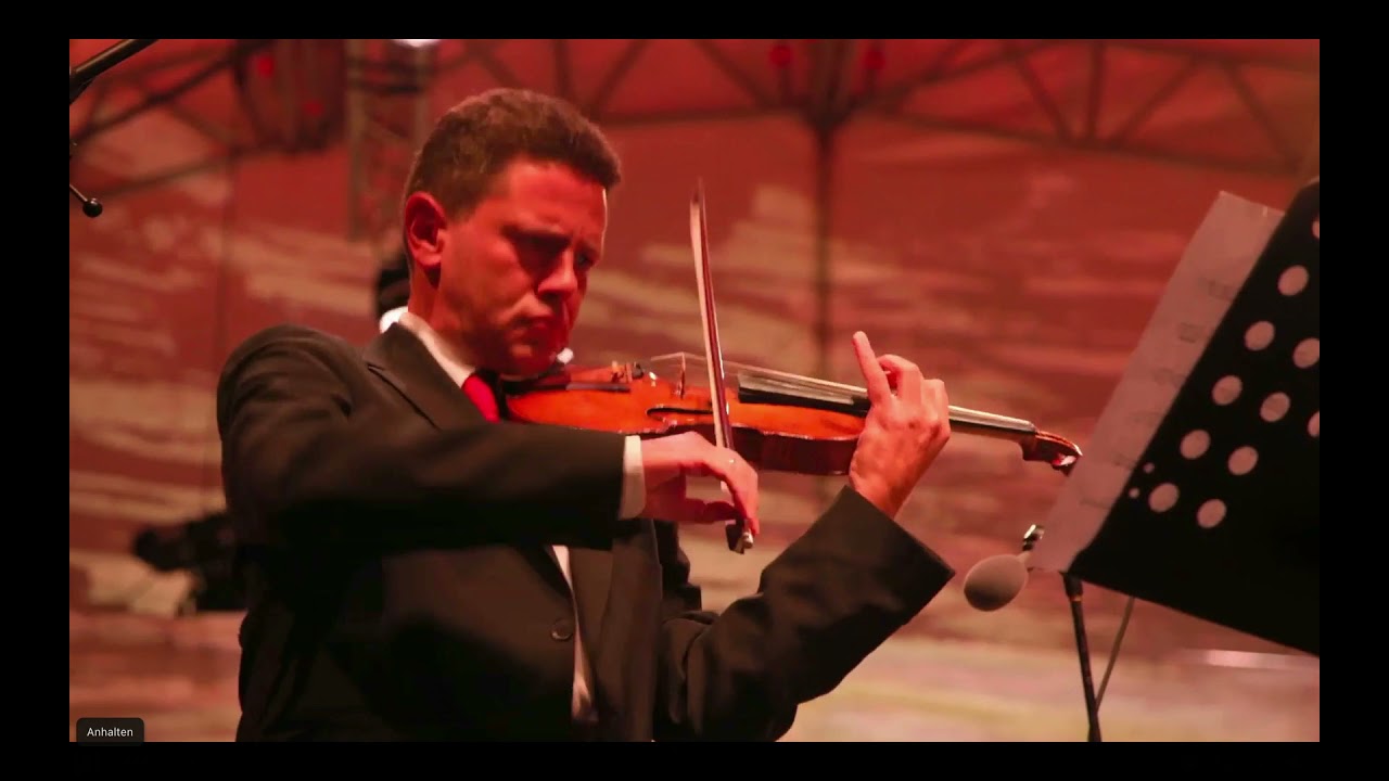 Anton SOROKOW plays 